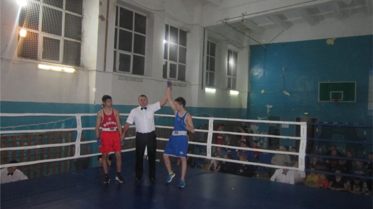 Напористость и волевой характер проявили цивильскоие боксеры на татарском ринге