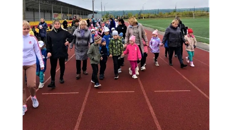 Цивильском районе прошла Всероссийская акция «10000 шагов к жизни», приуроченная к Всероссийскому дню ходьбы.