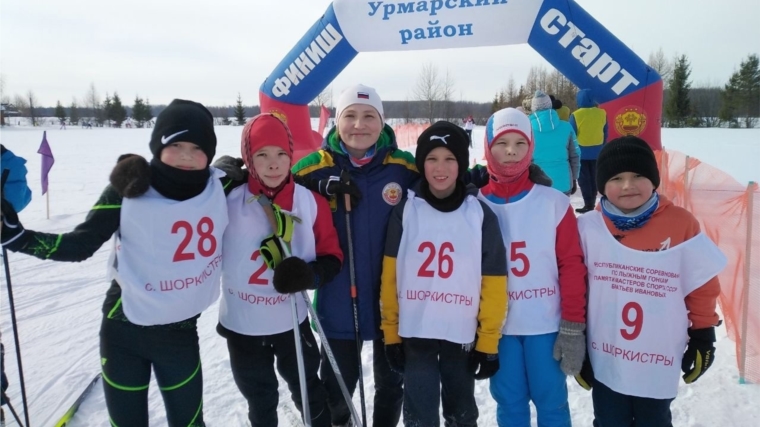 Юные лыжники выступили на республиканских соревнованиях в с.Шоркистры Урмарского муниципального округа.